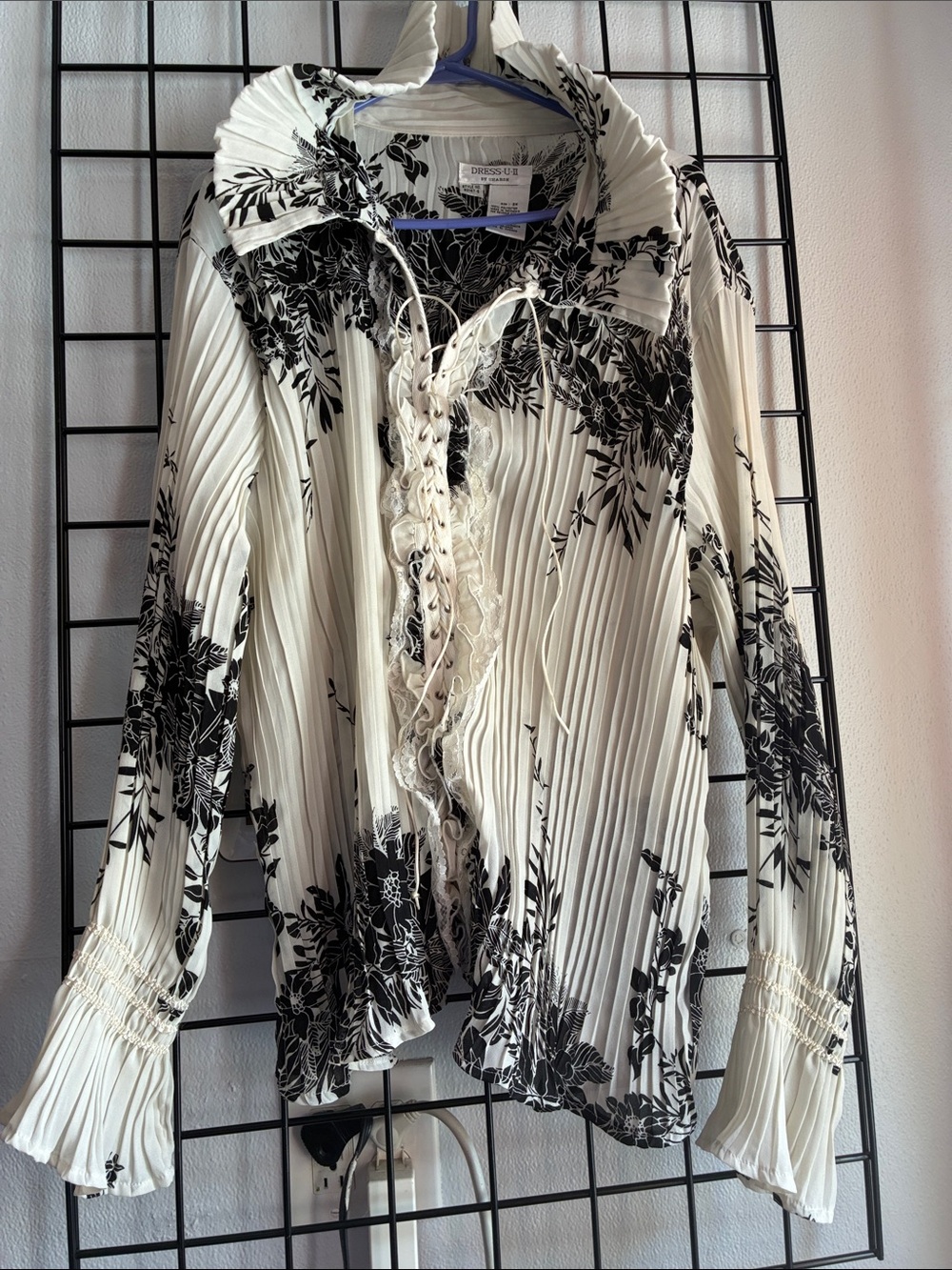 Pleated Lace-Up Floral Blouse in Black & White
